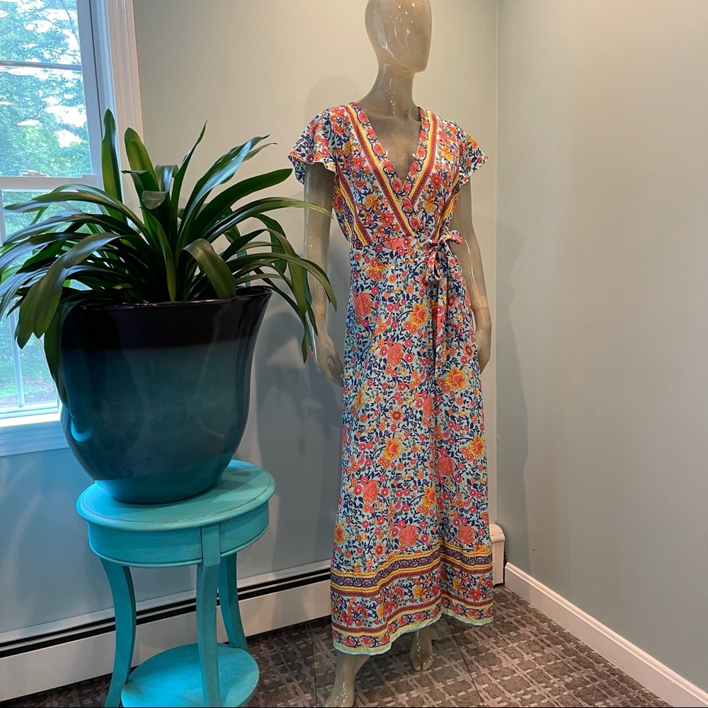 Gorgeous Floral Wrap Dress - Picture 13 of 13